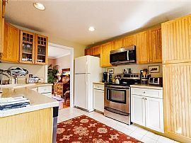 2 Gibbs Ave #a, Newport, Ri 02840 in Newport, RI (Photo 5 of 9)