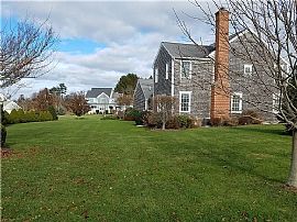 16 Paddock Ln, Middletown, Ri 02842 in Middletown, RI (Photo 11 of 12)