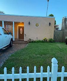  1725 Jefferson St, Hollywood, Fl 33020 in Hollywood, FL (Photo 3 of 12)