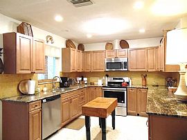 5203 108th St N, Saint Petersburg, Fl 33708 in Saint Petersburg, FL (Photo 2 of 12)