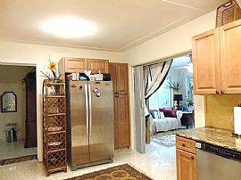 5203 108th St N, Saint Petersburg, Fl 33708 in Saint Petersburg, FL (Photo 4 of 12)