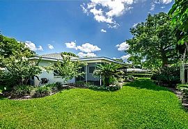 3300 Masters Dr, Clearwater, Fl 33761 in Clearwater, FL (Photo 2 of 12)