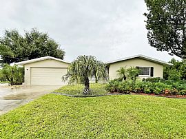  255 E Lake Rd, Tarpon Springs, Fl 34689 in Tarpon Springs, FL