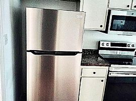 Beautiful 3 Bedroom 2 Bath Home For Rent in Jacksonville, FL (Photo 4 of 7)