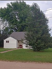 Home on The Edge of Town Near The River.  in Kingman, KS (Photo 11 of 11)