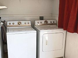 Beautiful 4 Bedroom 2 Bath Home For Rent  in Manhattan, KS (Photo 2 of 10)