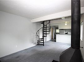 Beautiful 3 Bedroom 2 Bath Home For Rent in Keego Harbor, MI (Photo 5 of 7)