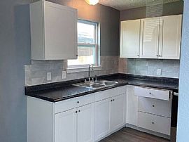 2 Bed, 785 Sqft, $1,050, # A1, 400 E 19th St, Panama City, Fl 3 in Panama City, FL