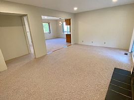 340 Wiley St, Ashland, Or 97520  Available For Rent  in Ashland, OR (Photo 5 of 12)