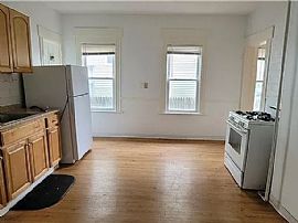 536 Laurel Ave, Bridgeport, Ct 06605 in Bridgeport, CT (Photo 3 of 6)