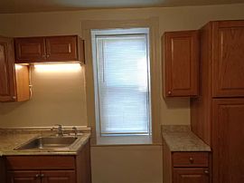 111 Lansing St #b, Bridgeport, Ct 06606 in Bridgeport, CT (Photo 3 of 12)