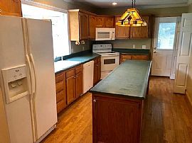 Beautiful 3 Bedroom 2 Baths Home For Rent in Huntington, WV (Photo 3 of 8)