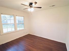 Well Maintained 3 Bedroom and 2 Bathroom in Texas City, TX (Photo 10 of 12)