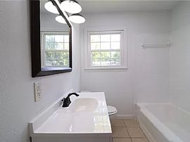 Well Maintained 3 Bedroom and 2 Bathroom in Texas City, TX (Photo 9 of 12)