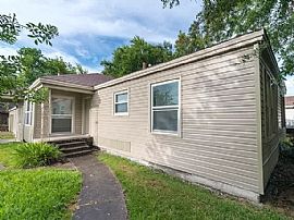 Charming and Great 3 Bedroom Home Furnished Highly Worth The Pr in Texas City, TX