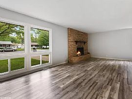 Charming and Great 3 Bedroom Home Furnished Highly Worth The Pr in Michigan City, IN (Photo 2 of 12)