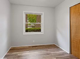 Charming and Great 3 Bedroom Home Furnished Highly Worth The Pr in Michigan City, IN (Photo 9 of 12)
