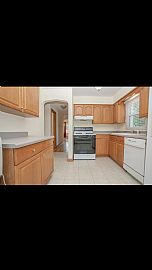 Apartment For Rent in La Grange Park, IL (Photo 4 of 6)