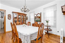 Spacious Single-Family Semi-Detached Colonial Home in Jamaica, NY (Photo 5 of 12)