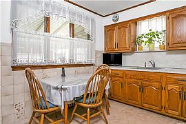 Spacious Single-Family Semi-Detached Colonial Home in Jamaica, NY (Photo 7 of 12)