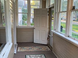 Charming 2 Bedroom 2 Bath Home For Rent  in Grand Forks, ND (Photo 3 of 6)