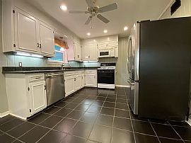 25 Maury Dr, Mobile, Al 36606 in Mobile, AL (Photo 3 of 10)