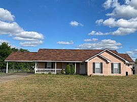 39 Farmbrook Dr, Fort Mitchell, Al 36856 in Fort Mitchell, AL