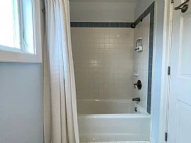 435 Thames St Unit 1, Newport, Ri 02840 in Newport, RI (Photo 11 of 12)