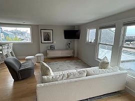 435 Thames St Unit 1, Newport, Ri 02840 in Newport, RI (Photo 2 of 12)