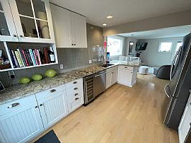 435 Thames St Unit 1, Newport, Ri 02840 in Newport, RI (Photo 3 of 12)