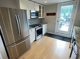 435 Thames St Unit 1, Newport, Ri 02840 in Newport, RI (Photo 4 of 12)