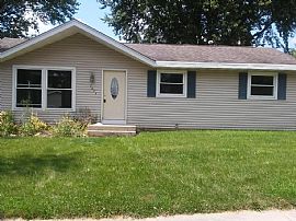 2074 Masters St, Beloit, Wi 53511 in Beloit, WI