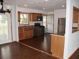 2074 Masters St, Beloit, Wi 53511 in Beloit, WI (Photo 4 of 12)