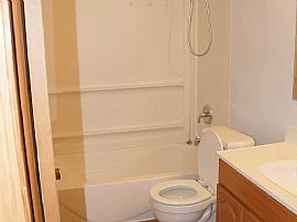 2074 Masters St, Beloit, Wi 53511 in Beloit, WI (Photo 5 of 12)