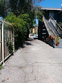 2 Bedroom Quaint Living in Beautiful Atwater Village in Los Angeles, CA (Photo 3 of 6)