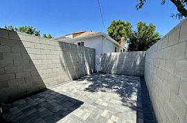 2 Bed From Flat For Rent in Van Nuys, CA (Photo 2 of 7)