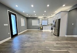 2 Bed From Flat For Rent in Van Nuys, CA (Photo 3 of 7)