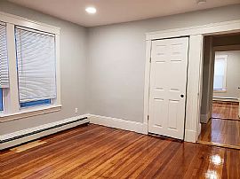 313 New York Ave #1, Providence, Ri 02905 in Providence, RI (Photo 10 of 12)