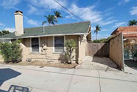 Exquisite 2 Bedroom Home in San Diego, CA (Photo 2 of 7)