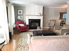 8 Arlington St, Essex Jct, Vt 05452 in Essex Junction, VT (Photo 2 of 7)