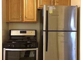 200 Hansen Ave, Bridgeport, Ct 06605 in Bridgeport, CT (Photo 4 of 12)