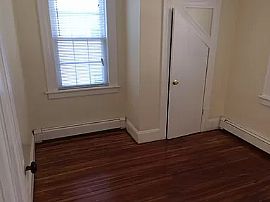 200 Hansen Ave, Bridgeport, Ct 06605 in Bridgeport, CT (Photo 7 of 12)