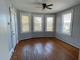 19 Waldorf Ave Unit 3, Bridgeport, Ct 06605 in Bridgeport, CT (Photo 2 of 12)