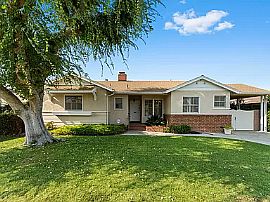 Located on a Beautiful Street of Tarzana, Is Nestled This Quant in Reseda, CA (Photo 2 of 5)