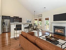 3 Beautiful Bathrooms For Rent in Brentwood, TN (Photo 3 of 12)