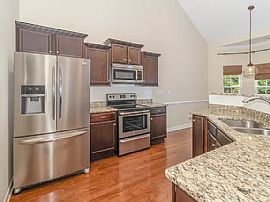 3 Beautiful Bathrooms For Rent in Brentwood, TN (Photo 5 of 12)