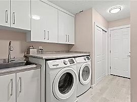 Recently Renovated 2,924 Sf Ranch in Ledgewood on a Wooded Lot  in Strongsville, OH (Photo 11 of 12)