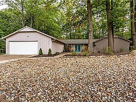 Recently Renovated 2,924 Sf Ranch in Ledgewood on a Wooded Lot  in Strongsville, OH (Photo 5 of 12)