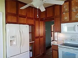 Unique Character in This Eastmoreland Home Plus The Bonus of Po in Oregon, OH (Photo 3 of 7)