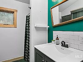 Single Family Residence  in Boise, ID (Photo 4 of 11)